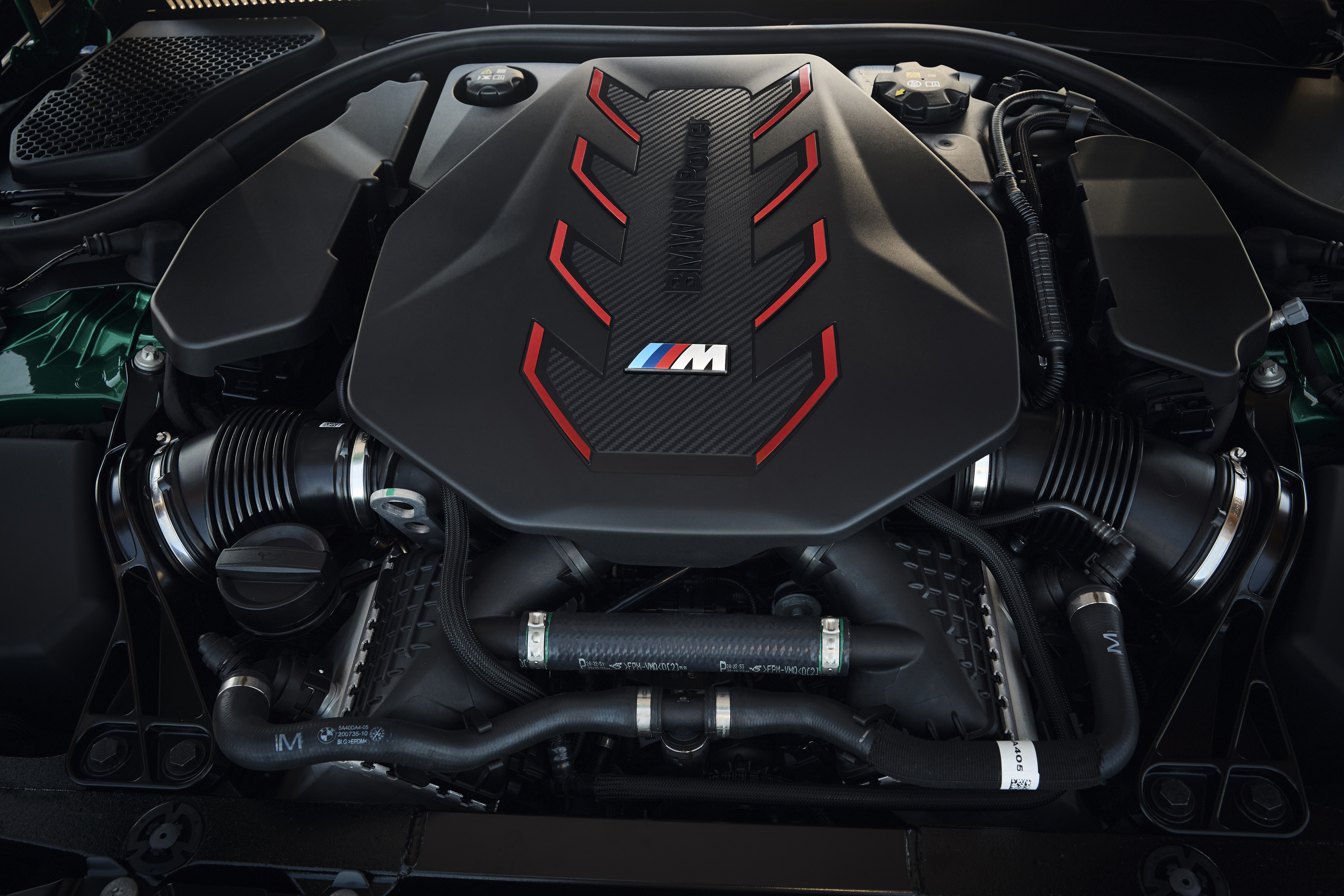 M HYBRID drive system in the new BMW M5: intoxicating performance, impressive electric range.